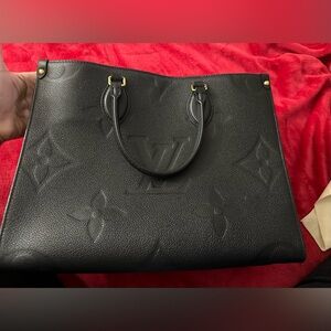 🎈SOLD🎈Louis Vuitton On the go MM
